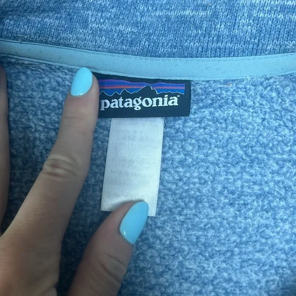 Patagonia women’s Light Blue Fleece Jacket - Picture 3 of 5